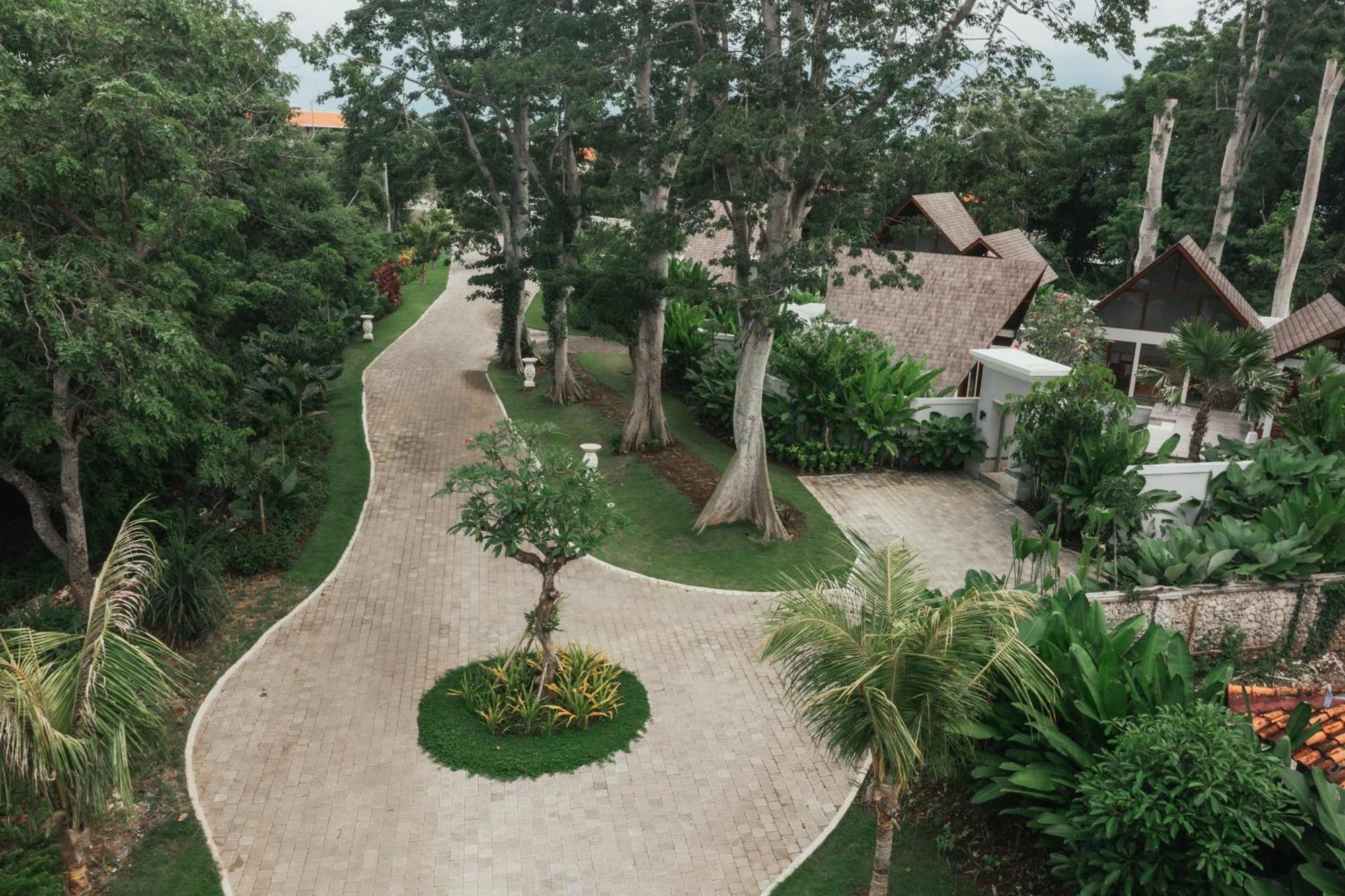 Arpana Luxury Private Pool Villas 金巴兰 外观 照片