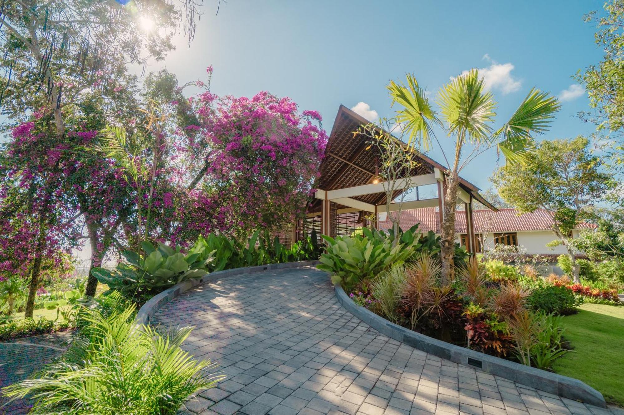 Arpana Luxury Private Pool Villas 金巴兰 外观 照片